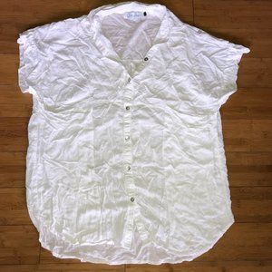 Ava Sky Hawaii/ L/ white button down top